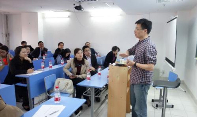 上海自力(li)教育_上課情景