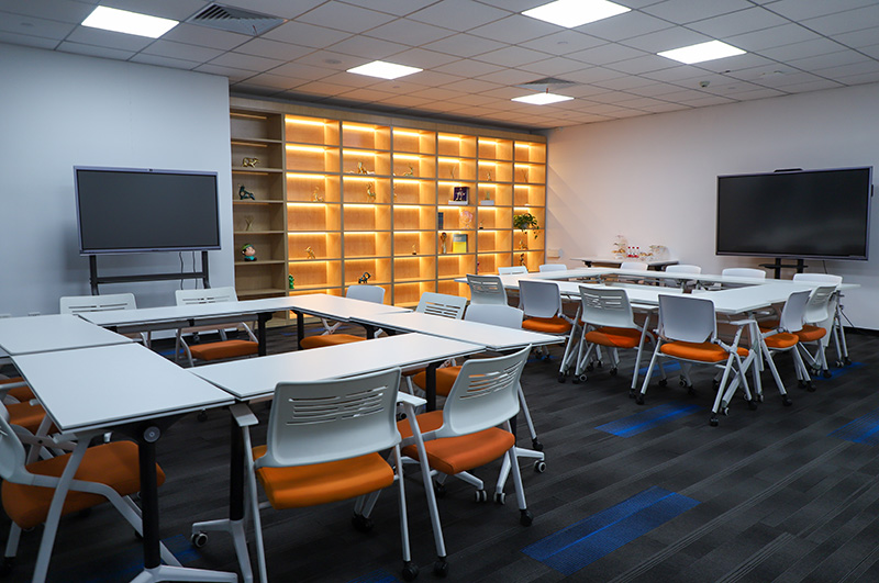 上海商(shang)點教育_學(xué)校環境